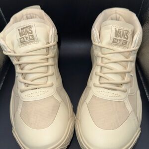 Size 6.5 - Vans Crosspath MTE Mid Cream Men, VN000CVVCRM, New W Out Box